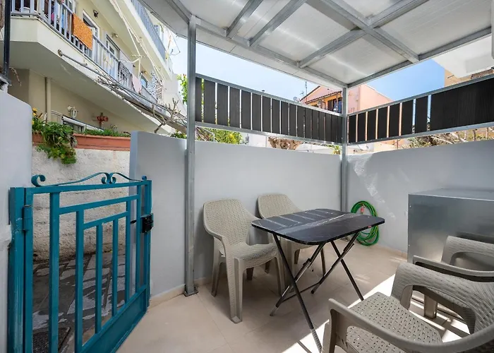 Spot Beach, Food & Coffee Nearby * Kos-Stadt